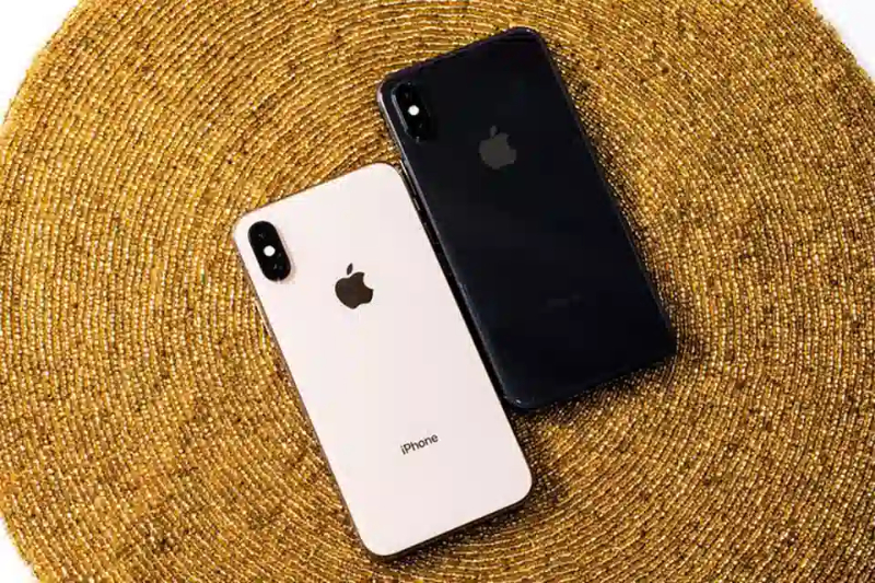 Bạn nên đảm bảo tuổi thọ cho pin iPhone X bằng cách không dùng ốp lưng