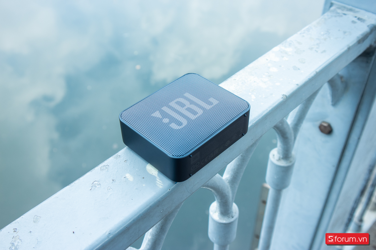 JBL Go Essential
