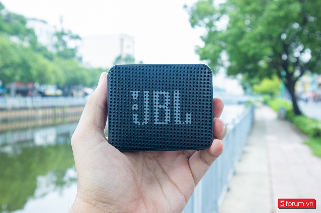 JBL Go Essential