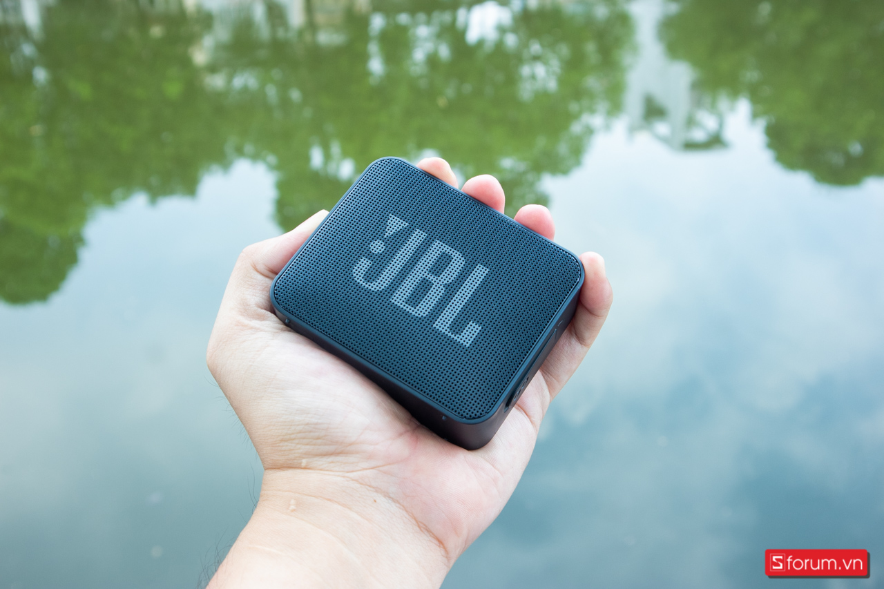 JBL Go Essential