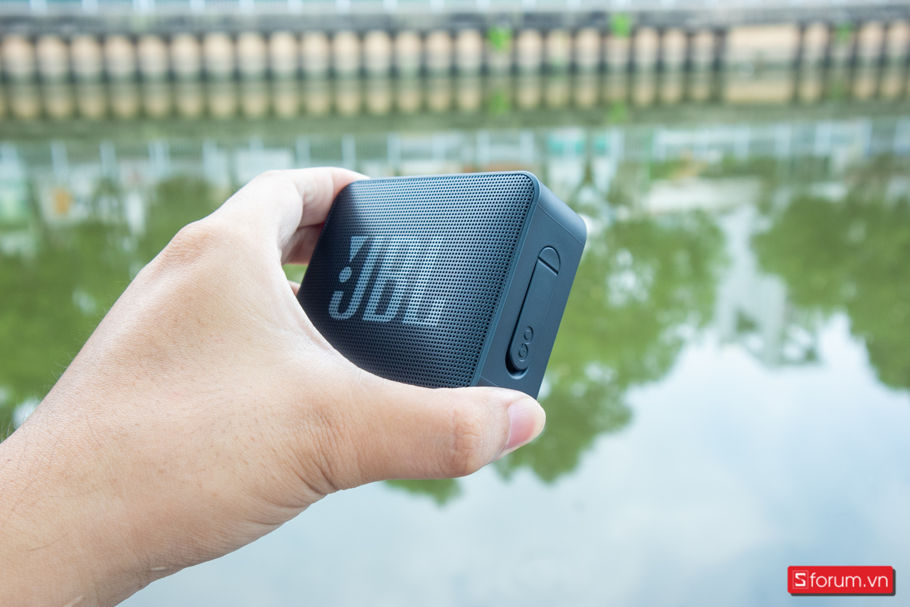 JBL Go Essential