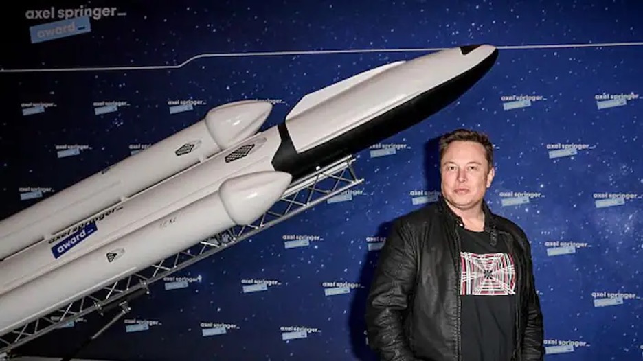 Với quyền sở hữu đáng kể 42% và 79% quyền biểu quyết trong SpaceX tính đến tháng 3, Musk là cổ đông lớn nhất của công ty