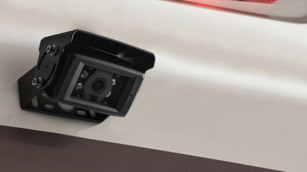 Có nên lắp camera lùi cho xe ô tô không?