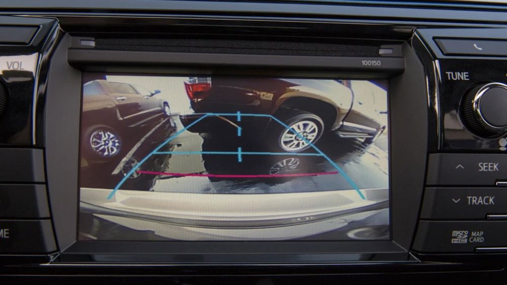 Cách gắn camera lùi xe ô tô đơn giản và nhanh chóng - Hình 2