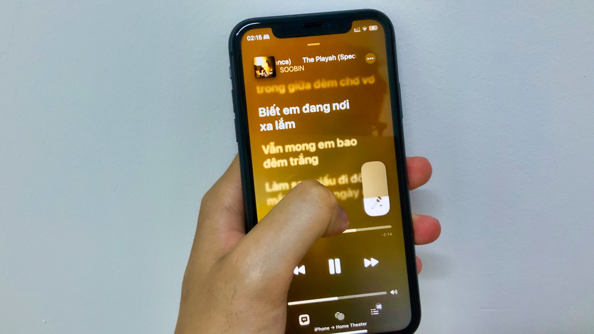 Không có lời bài hát chạy theo, khó hát lắm
