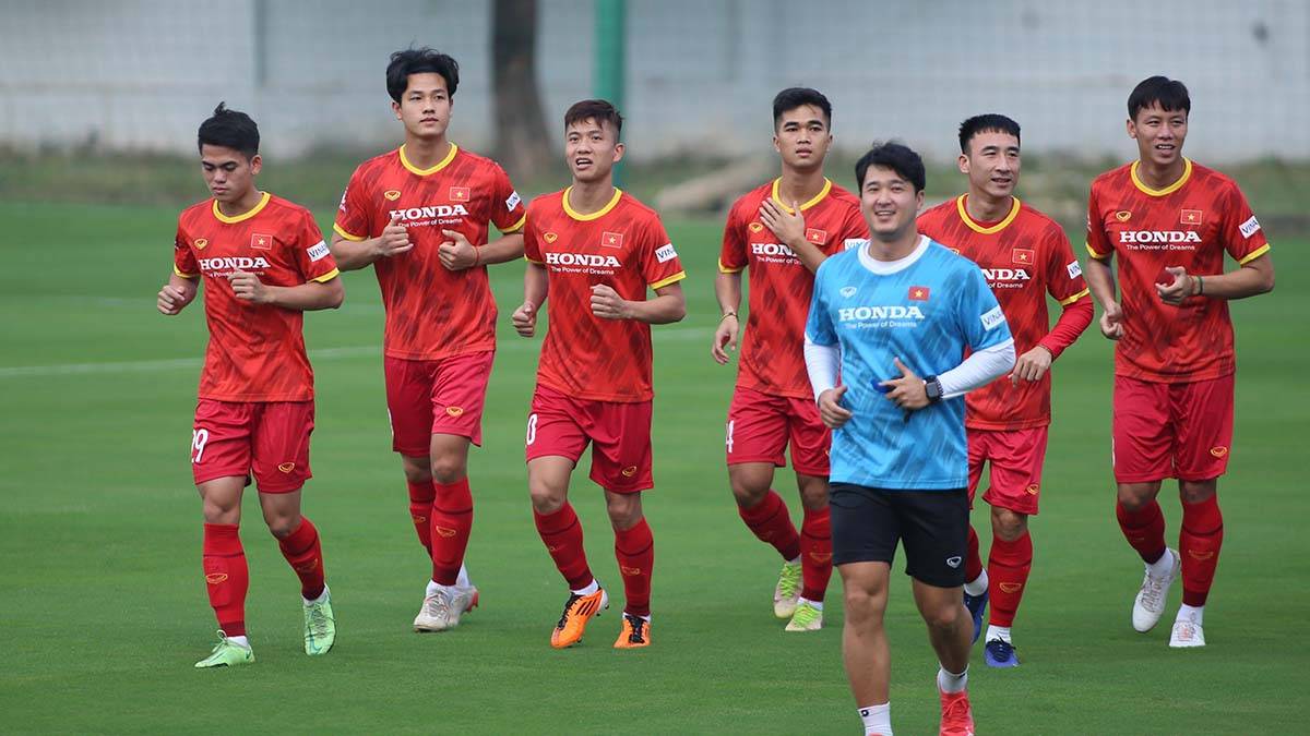 Đội tuyển Việt Nam tập luyện cho vòng loại AFF Cup 2022
