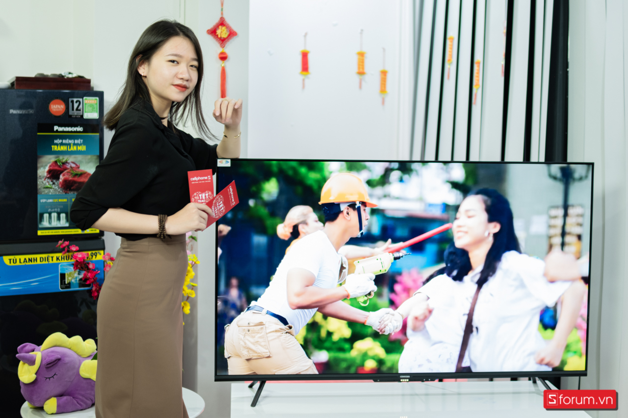 Trận bóng hay làm sao thiếu Tivi bự, lên đời 70 inch 4K giá chưa đến 8 triệu dịp Black Friday