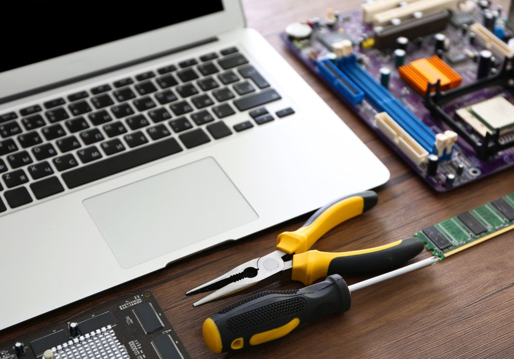 Cần chuẩn bị những gì trước khi thay bàn phím laptop - Ảnh 2 