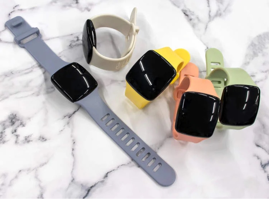 Stone Watch khả dụng với nhiều phiên bản màu sắc trẻ trung