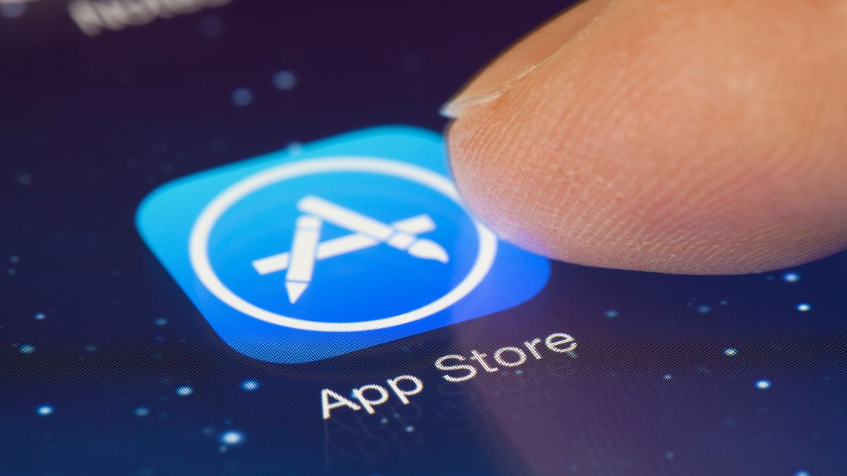 Cách tải Kho Báu Truyền Thuyết trên iOS bước 1