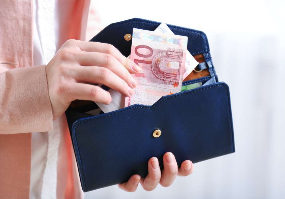 Có nên sử dụng ứng dụng quản lý tài chính hay không? - Ảnh 1 