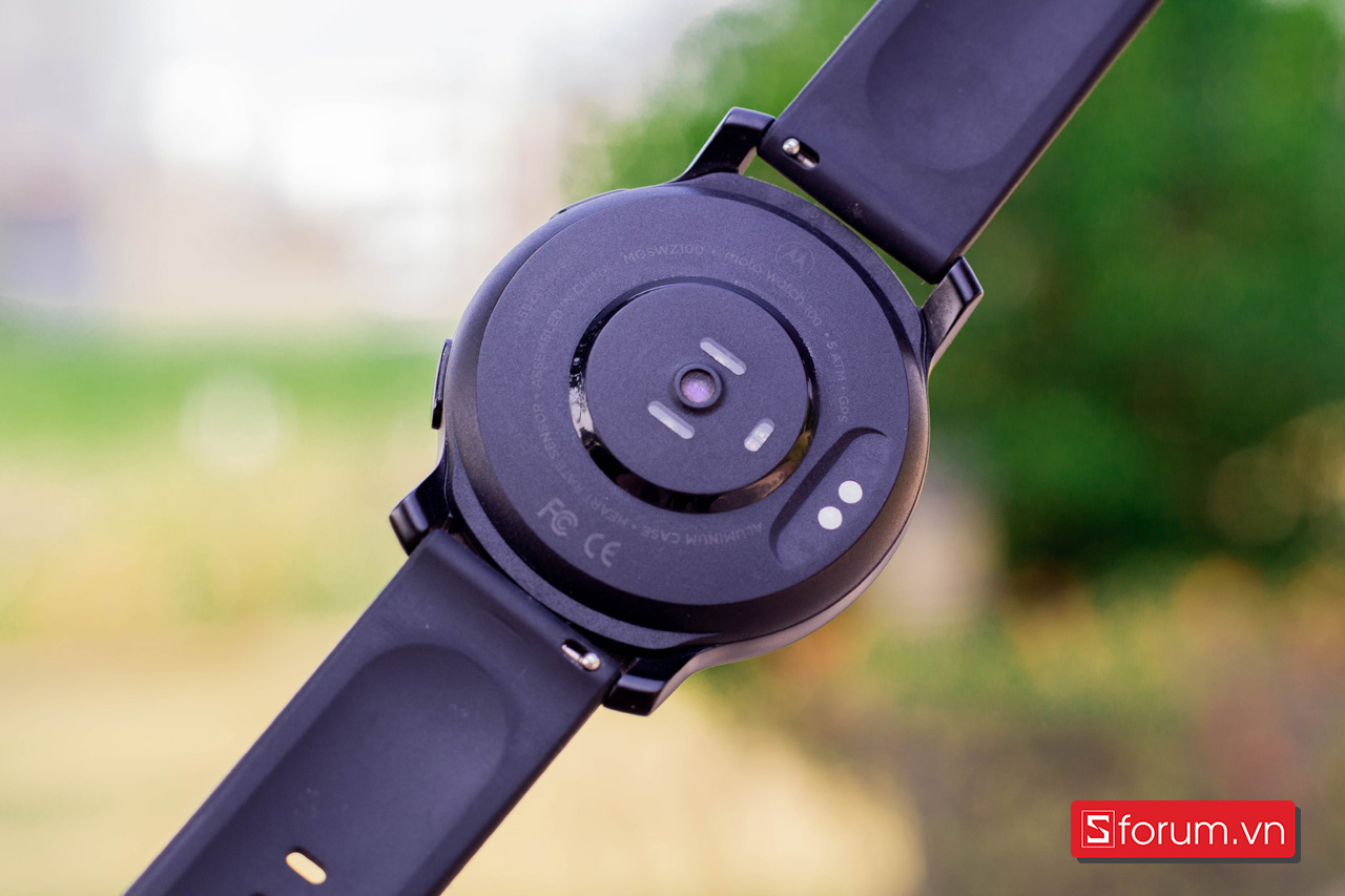 Moto Watch 100