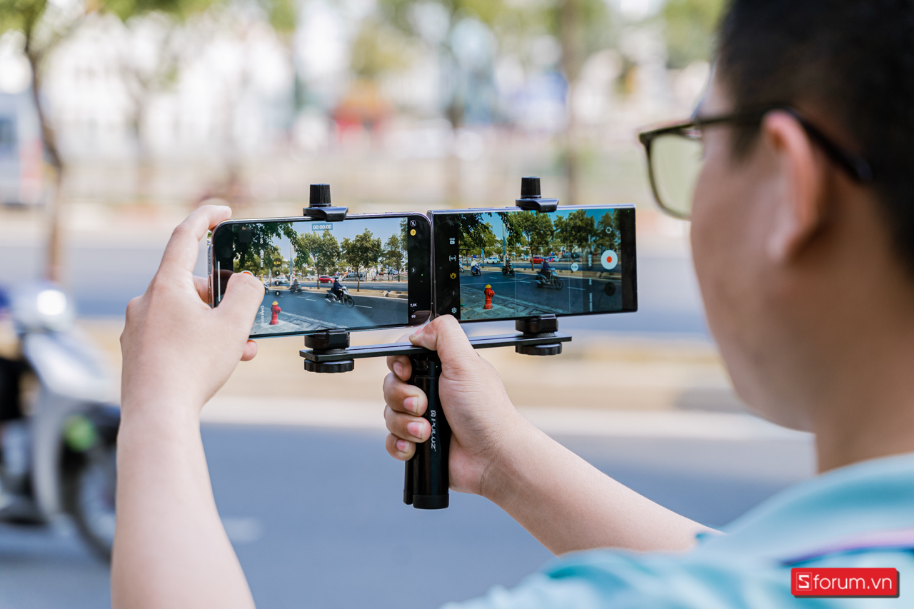 Khi mở chống rung 14 Pro Max hỗ trợ độ phân giải tối đa là 2.8K 60fps còn Samsung Galaxy S23 Ultra là 4K 60fps.