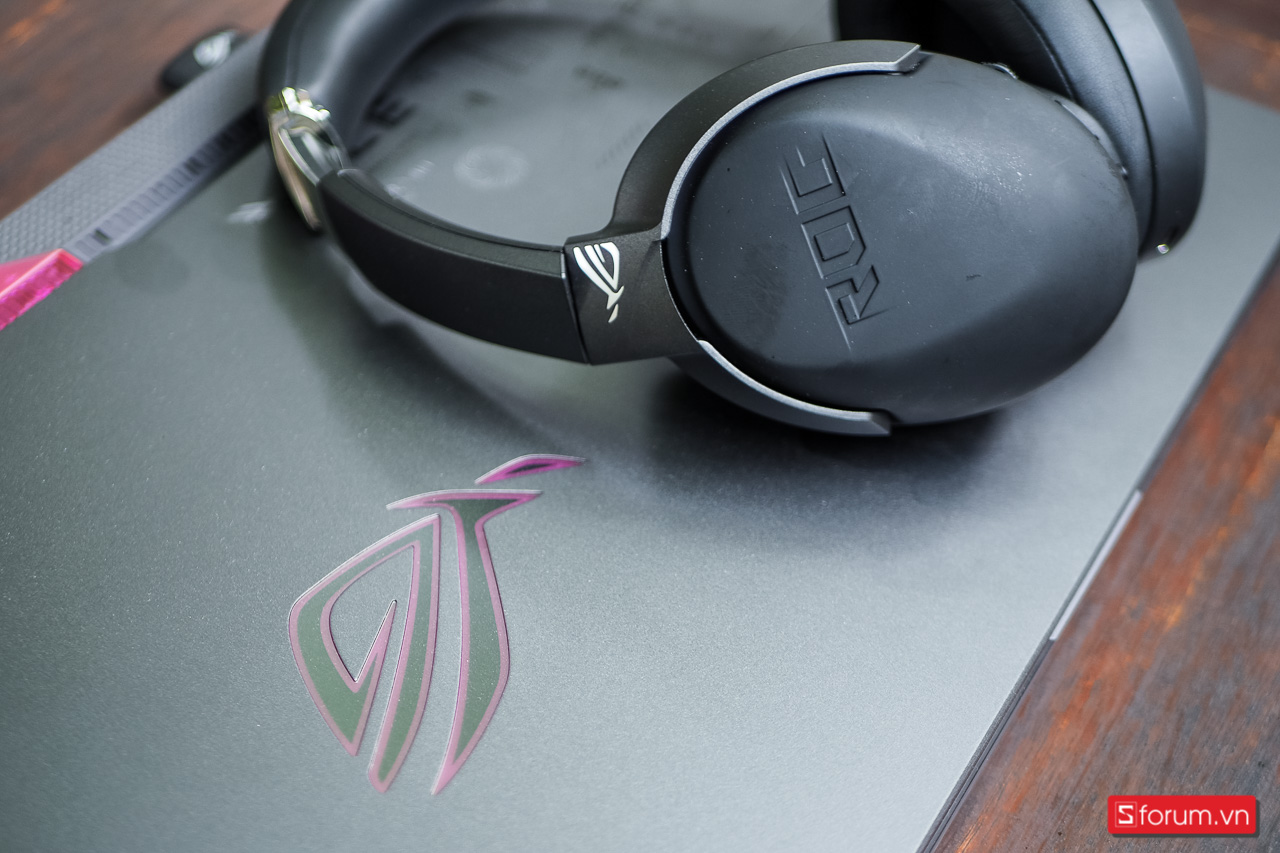 Asus Rog Strix Go 2.4