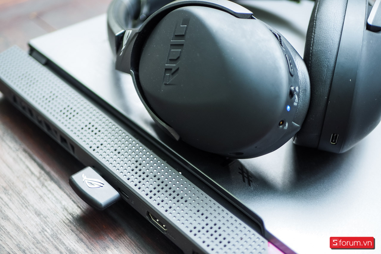 Asus Rog Strix Go 2.4