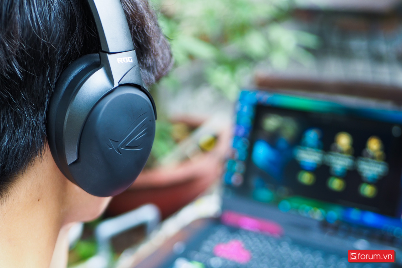 Asus Rog Strix Go 2.4