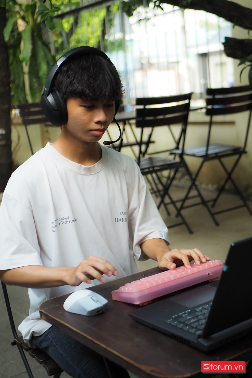 Asus Rog Strix Go 2.4