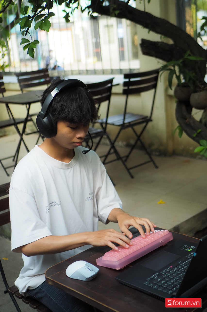 Asus Rog Strix Go 2.4