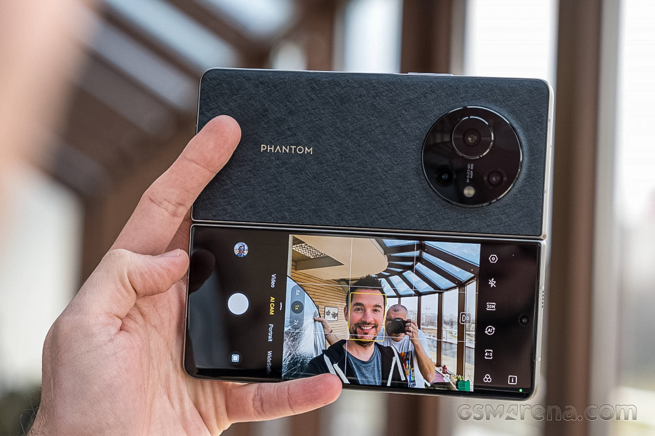 Tecno Phantom V Fold