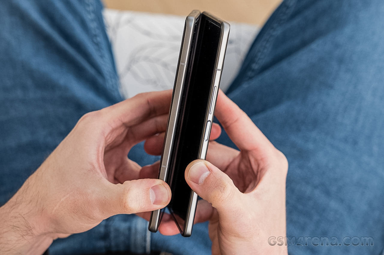 Tecno Phantom V Fold