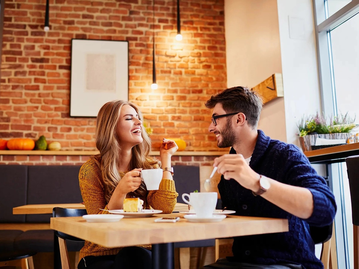 Gặp gỡ ở nơi công cộng và luôn ở nơi công cộng