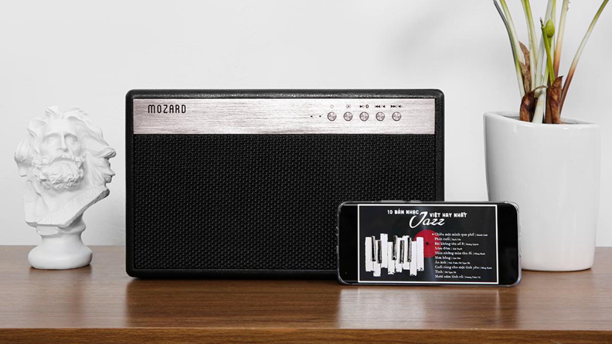 Cách mở loa Bluetooth Mozard bước 2