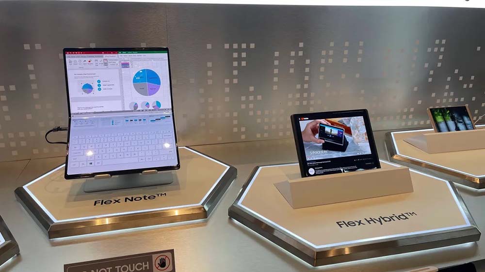 Smartphone gập ra mắt tại CES 2023