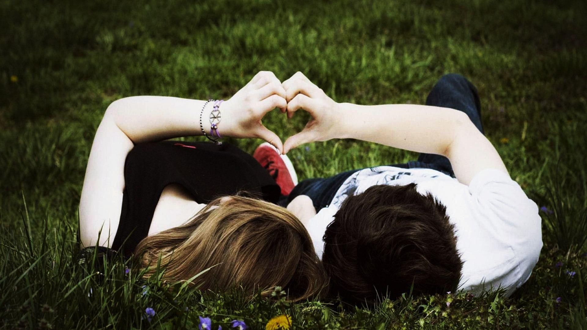 Bộ sưu tập hình nền couple cho ngày 8/3 trên máy tính cực ngọt ngào và ý nghĩa - Hình 2