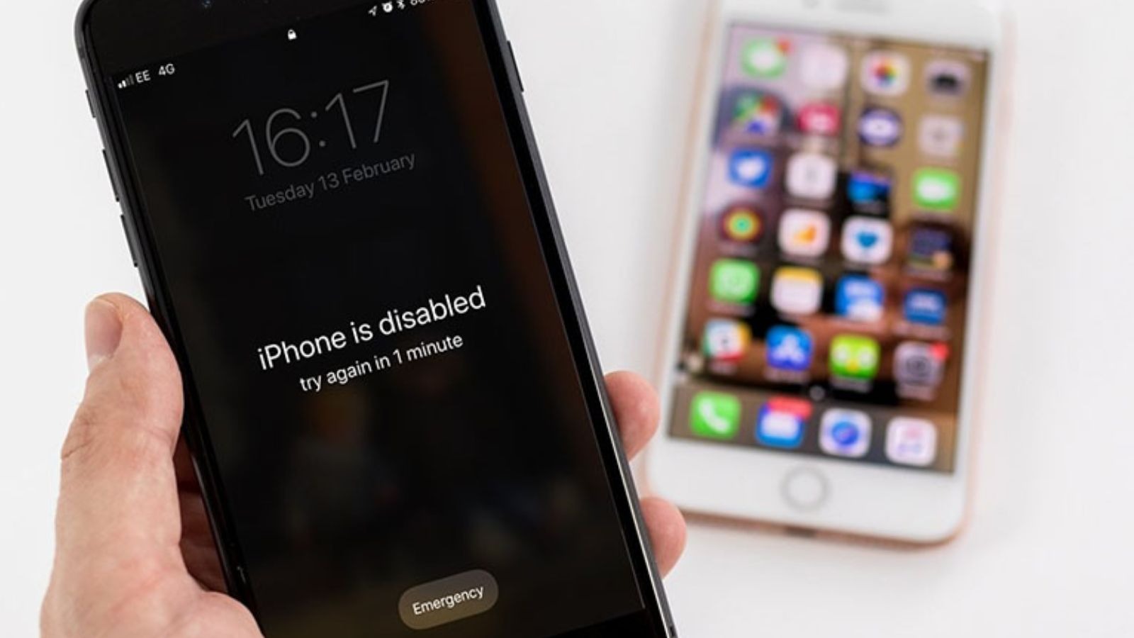 Lý giải vì sao iPhone bị vô hiệu hóa kết nối iTunes