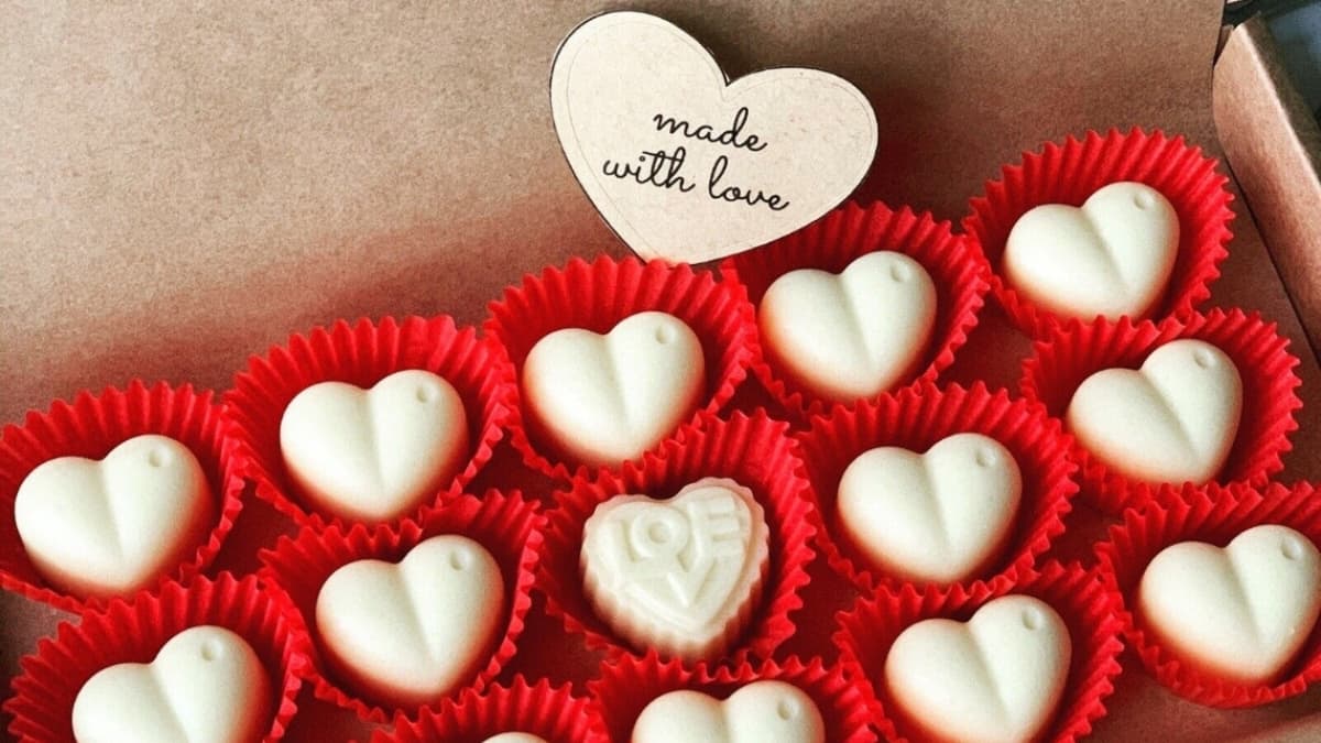 Nên tặng quà gì cho bạn gái vào dịp Valentine trắng 14/3?