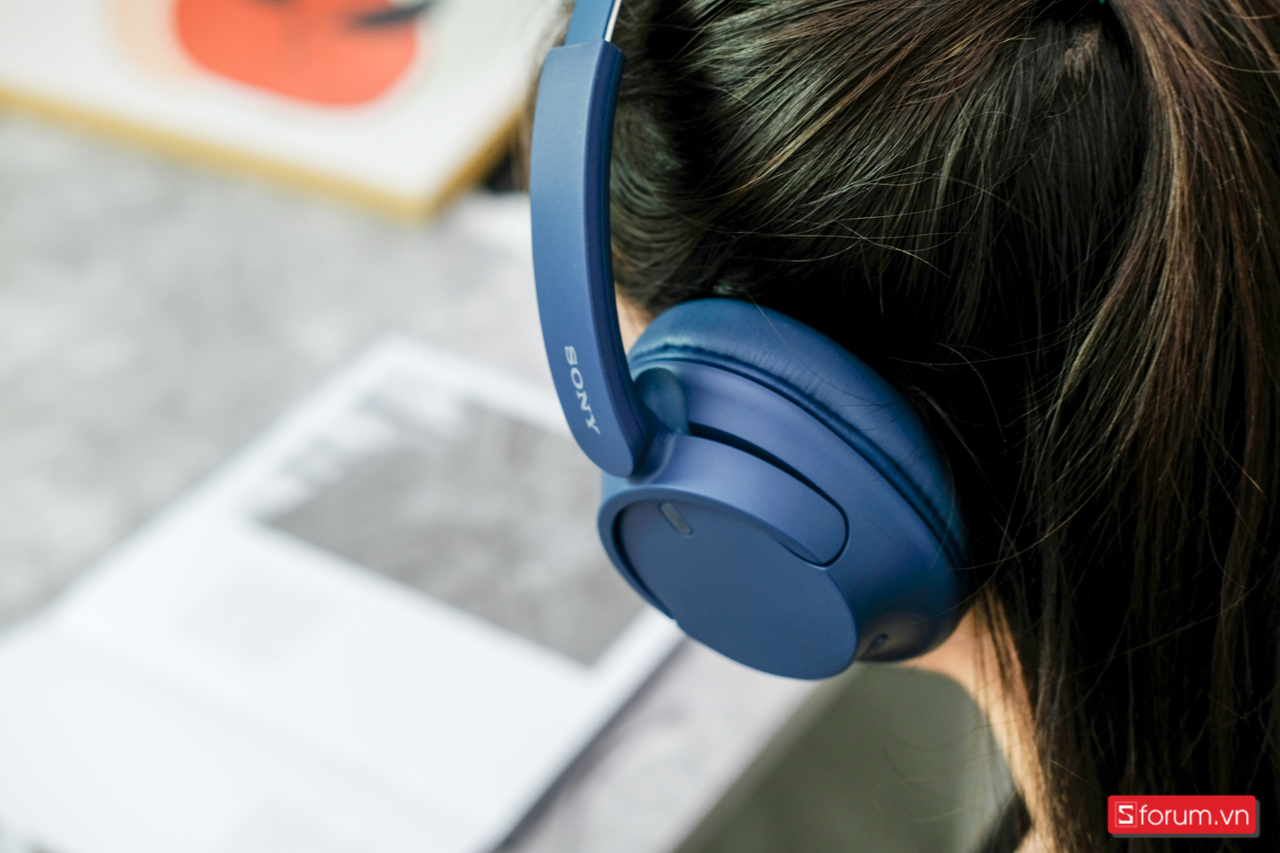 Sony WH-CH720N 21