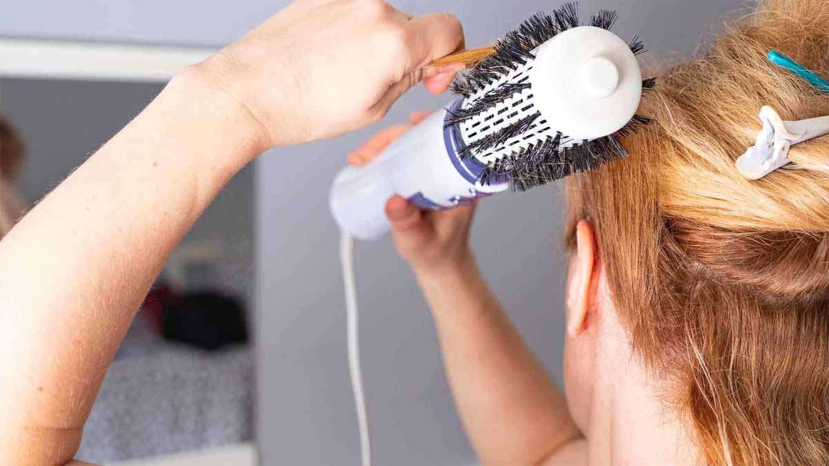 Cách sấy tóc layer nữ tại nhà đúng kỹ thuật bước 4