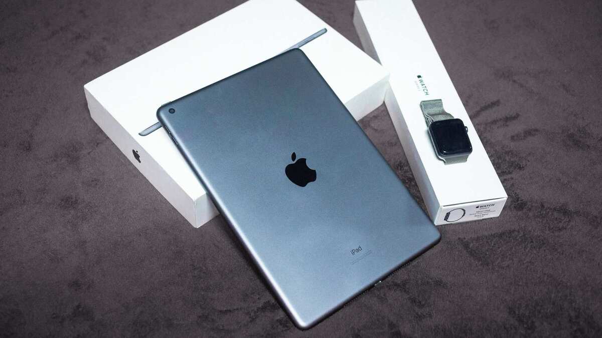 Sử dụng ốp lưng, bao da không phù hợp
