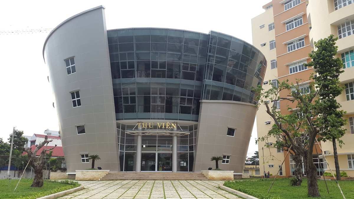 Ngành thương mại điện tử học trường nào - Đại học Ngân hàng TP.HCM