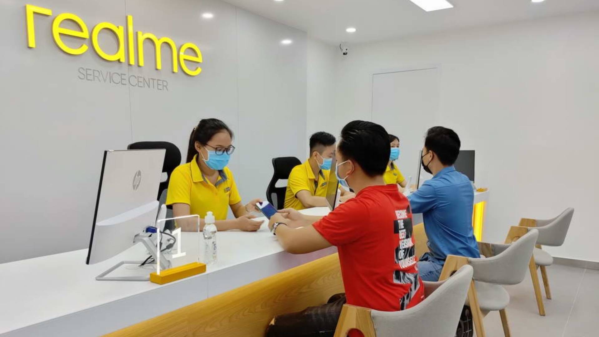 Liên hệ với trung tâm bảo hành