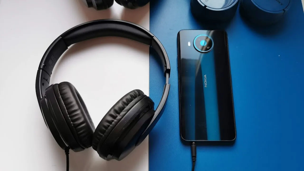 Review tai nghe chụp tai Nokia WHP-101