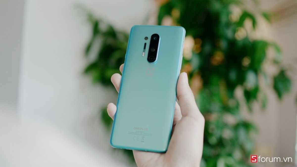 Điện thoại sử dụng Zoom kỹ thuật số là OnePlus 8 Pro 5G