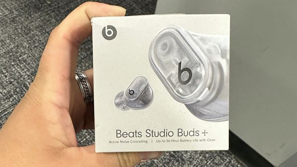 Beats có thiết kế trong suốt khá độc đáo