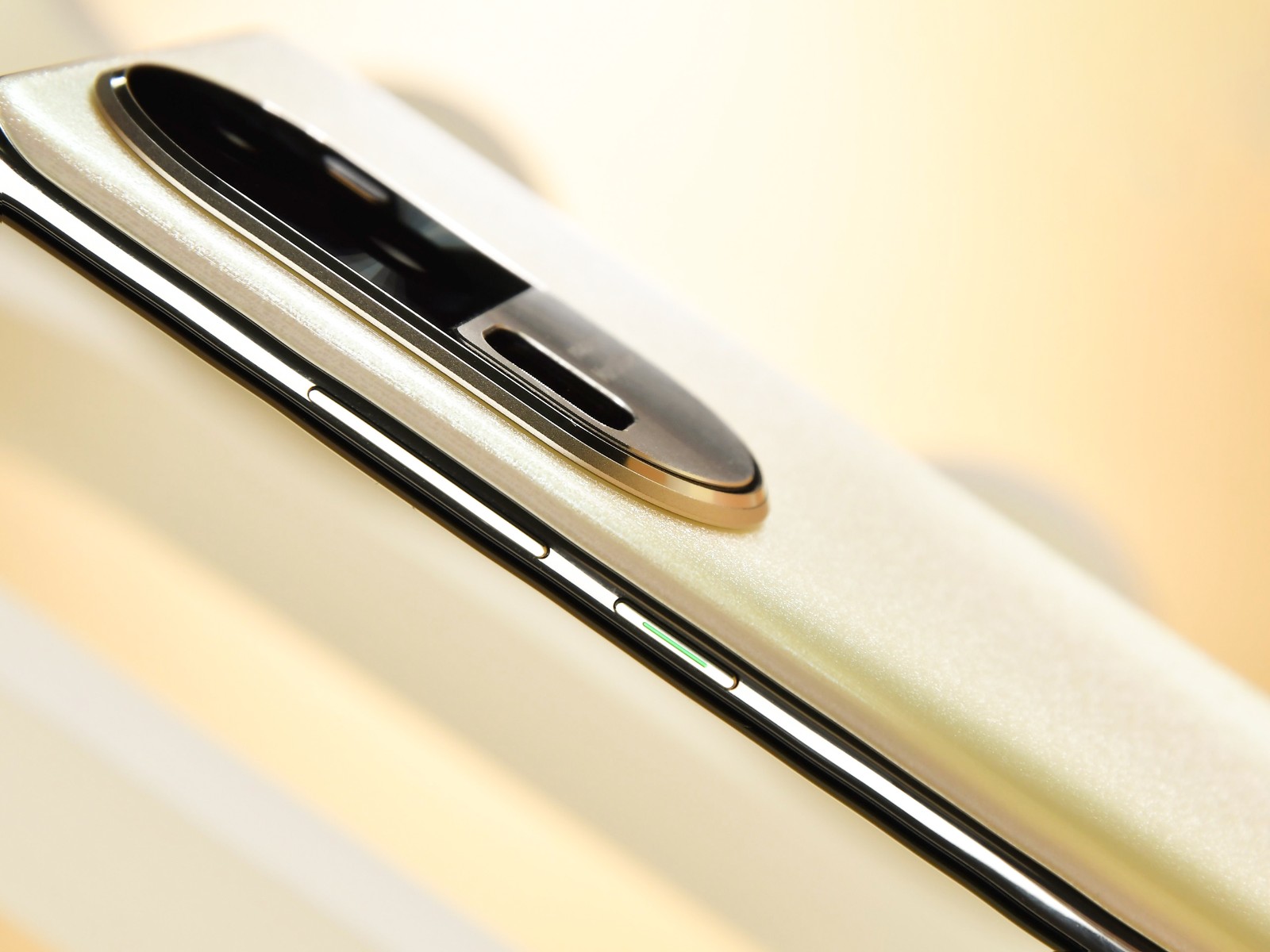 Hình ảnh cụm camera của Reno10 Pro Plus