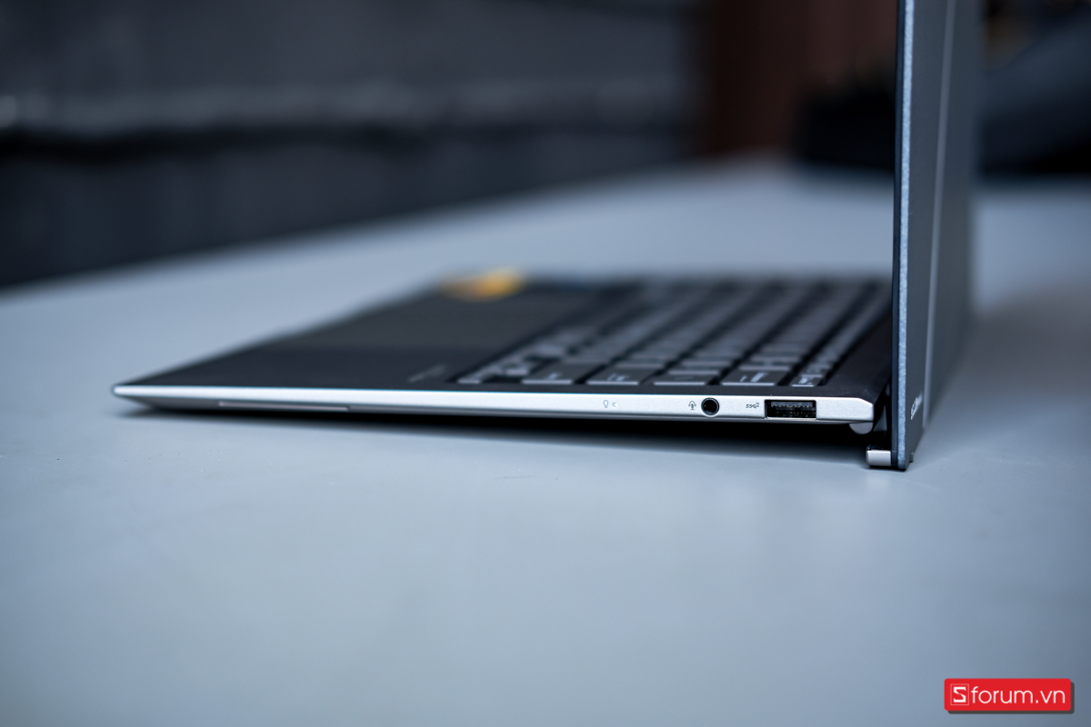 ASUS Zenbook S13 OLED 