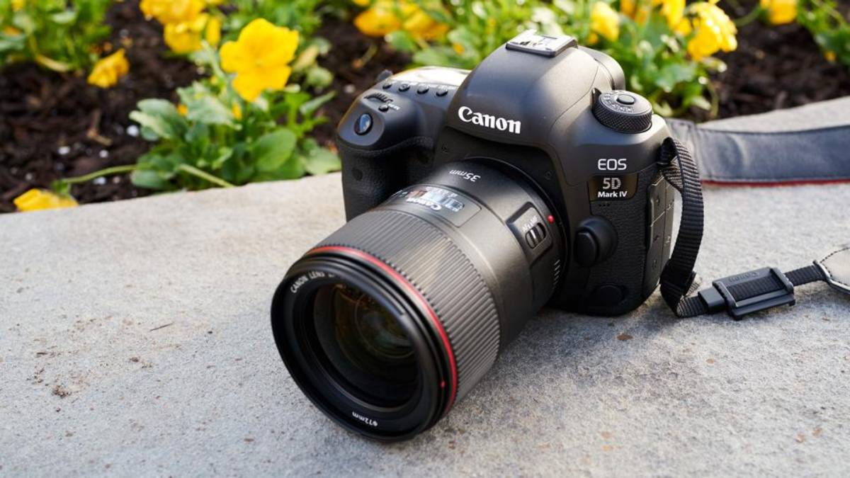 Máy ảnh DSLR (Digital Single-Lens Reflex)