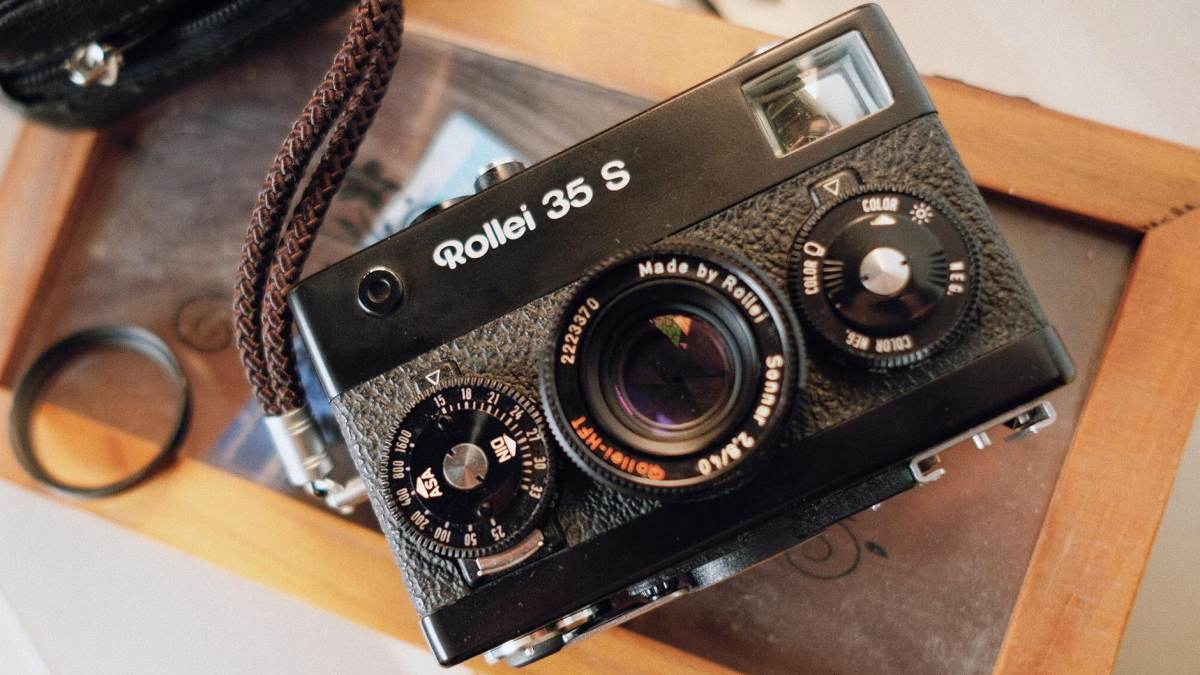 Các loại máy ảnh Film thông dụng nhất - Rollei 35S