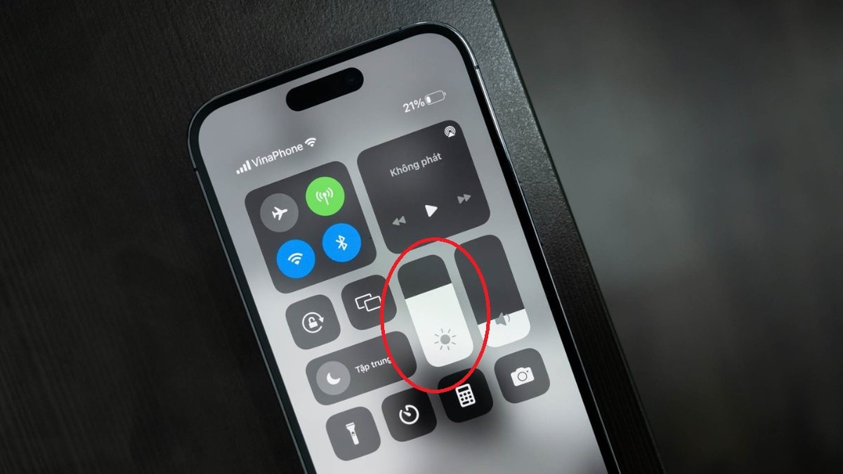 Cách kiểm tra pin iPhone bị chai thủ công - bước 1