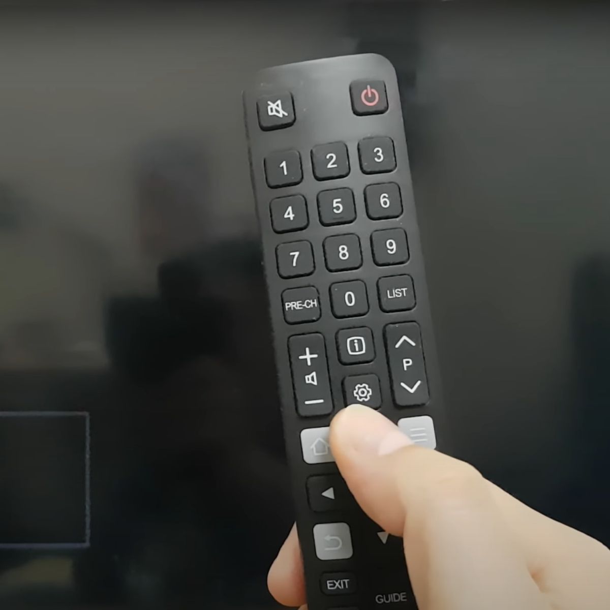 Cách tắt giọng nói Google trên tivi TCL - Bước 1 
