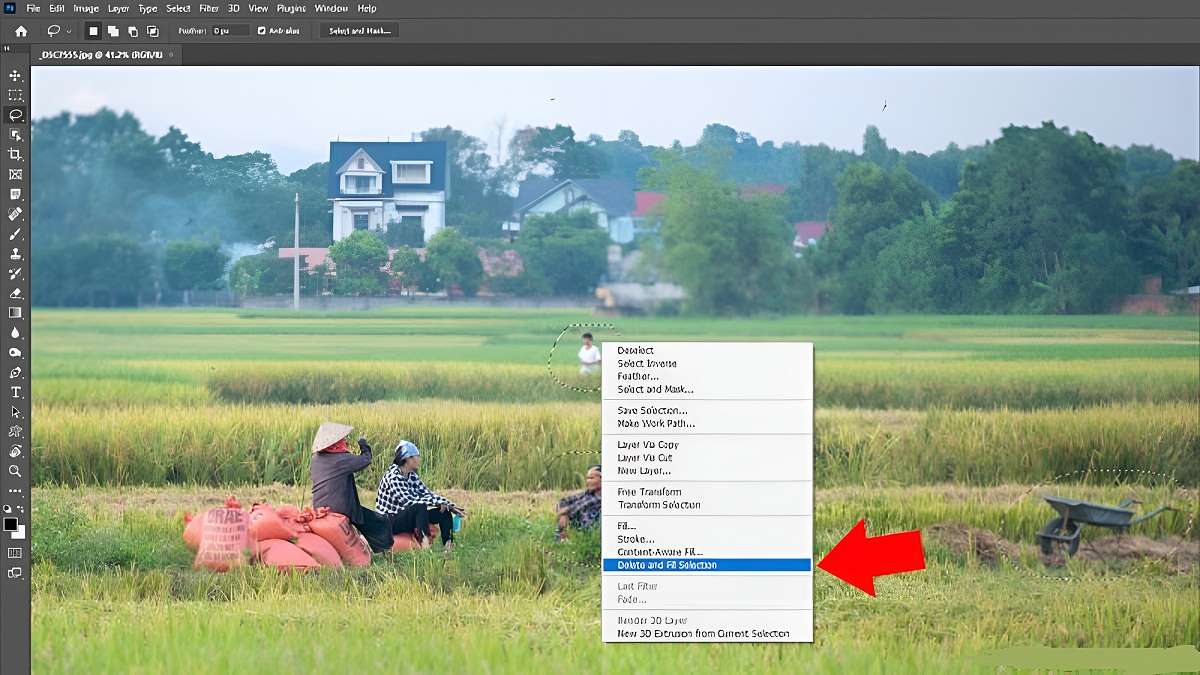 Cách xóa người trong ảnh bằng Photoshop bước 3