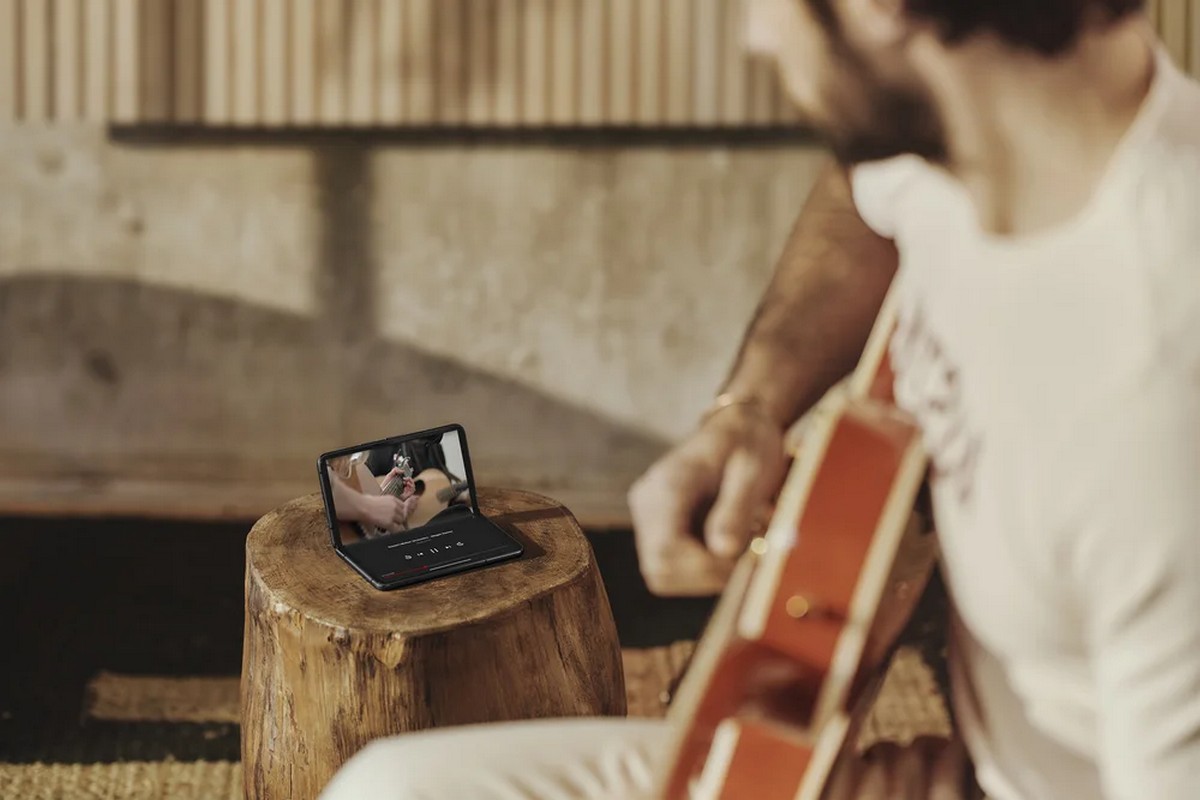 Google Pixel Fold hỗ trợ sạc nhanh 30W
