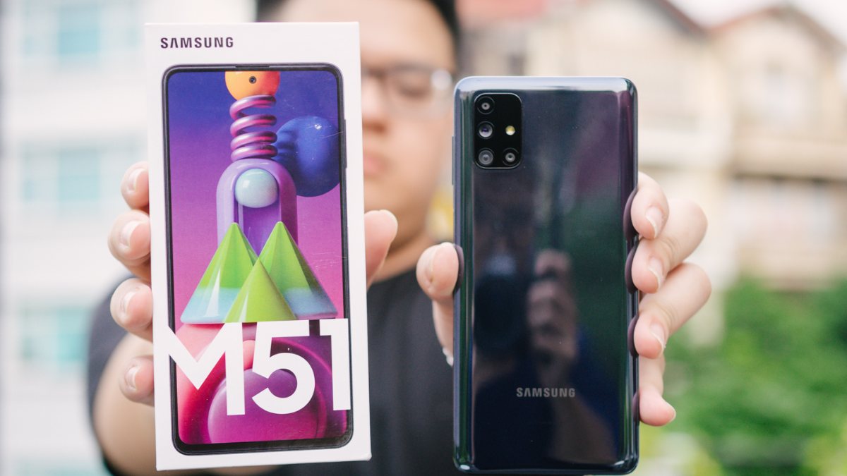 Thiết bị nào được sử dụng màn hình Super AMOLED Plus?
