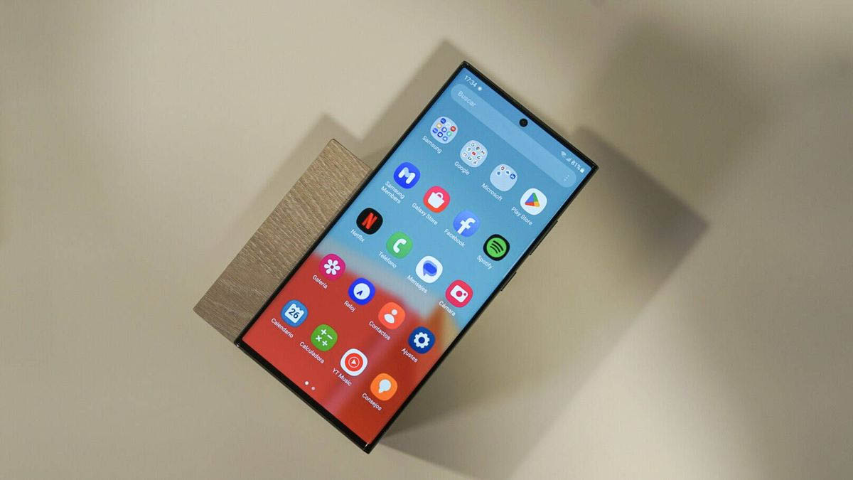 Dòng điện thoại tràn viền đẹp, khuyến khích mua là Samsung Galaxy S23 Ultra