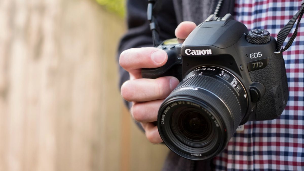 Máy ảnh canon cho người mới bắt đầu - Canon EOS 77D