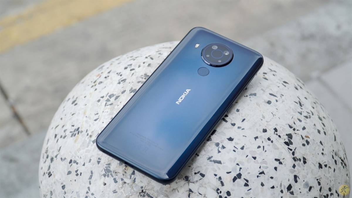 Nên mua điện thoại Nokia cảm ứng nào trong số các điện thoại trên? 3